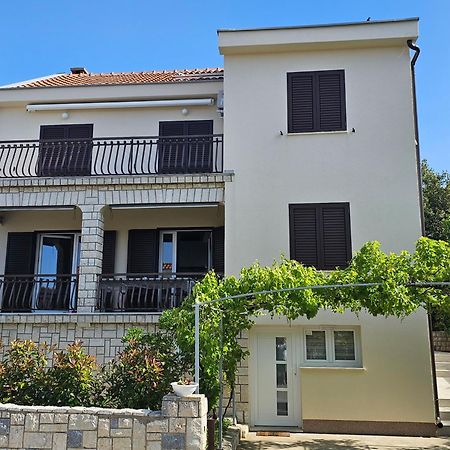Vila Beleca Krk - Apartments Rest & Sea 크르크 외부 사진